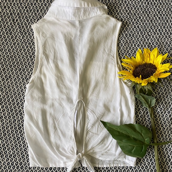 Charlotte Russe White Shirt - Picture 4 of 4